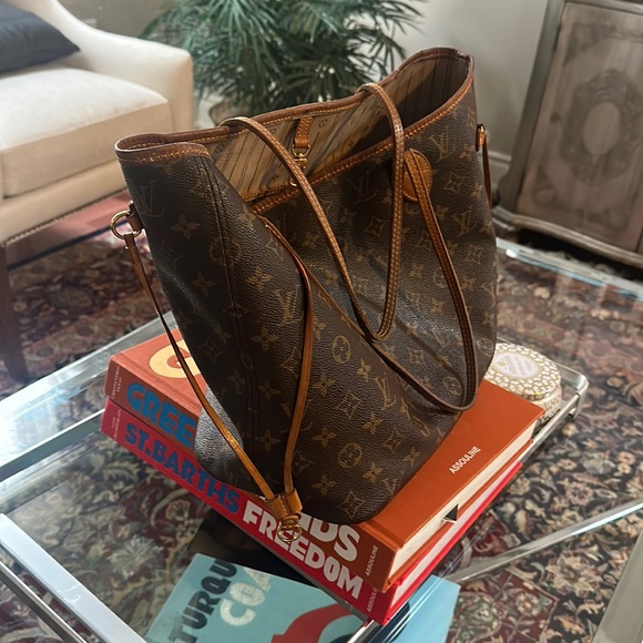 Louis Vuitton Handbags - Louis Vuitton LV MM Neverfull medium shoulder bag leather tote 100% auth